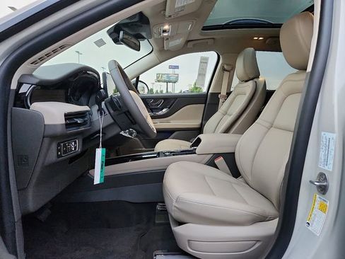 New 2024 Lincoln Corsair Grand Touring image 6