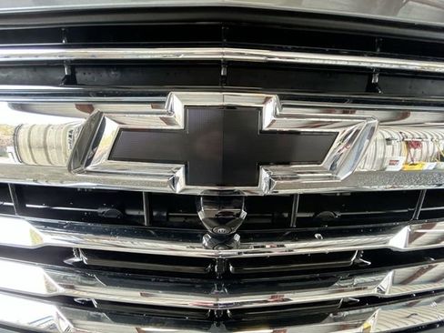 New 2026 Chevrolet Suburban LT w/ Comfort Package image 31