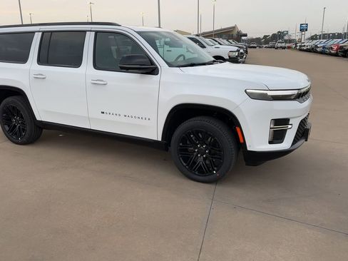 New 2026 Jeep Grand Wagoneer L Limited image 3