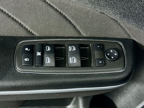 Used 2022 Dodge Charger SXT RWD image 24