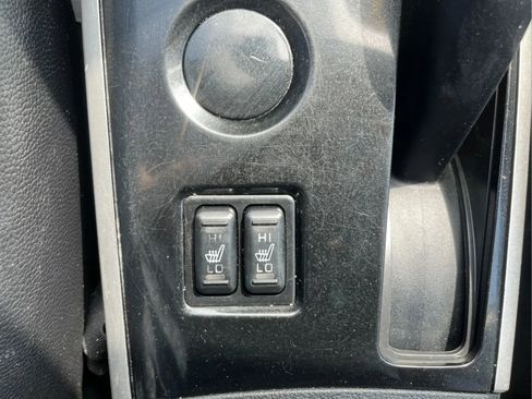 Used 2018 Mitsubishi Outlander SE FWD image 16