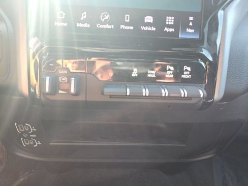 Certified 2026 RAM 2500 Big Horn AWD/4WD image 24
