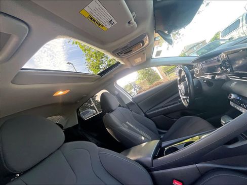 Used 2021 Hyundai Elantra SEL w/ Convenience + Premium Package image 24