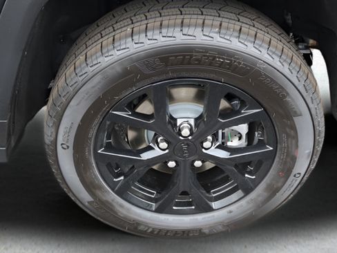 New 2026 Jeep Grand Cherokee Altitude AWD/4WD image 25