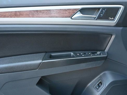 Used 2018 Volkswagen Atlas SEL Premium AWD/4WD image 16