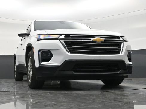 Used 2023 Chevrolet Traverse LT FWD image 26