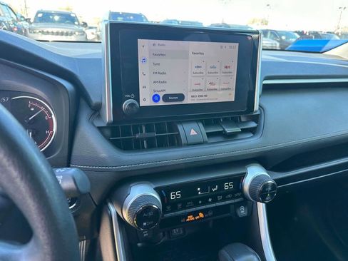 Used 2024 Toyota RAV4 XLE FWD image 28