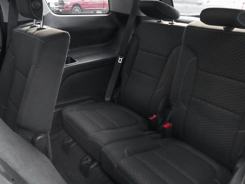 Used 2019 GMC Acadia SLE image 38