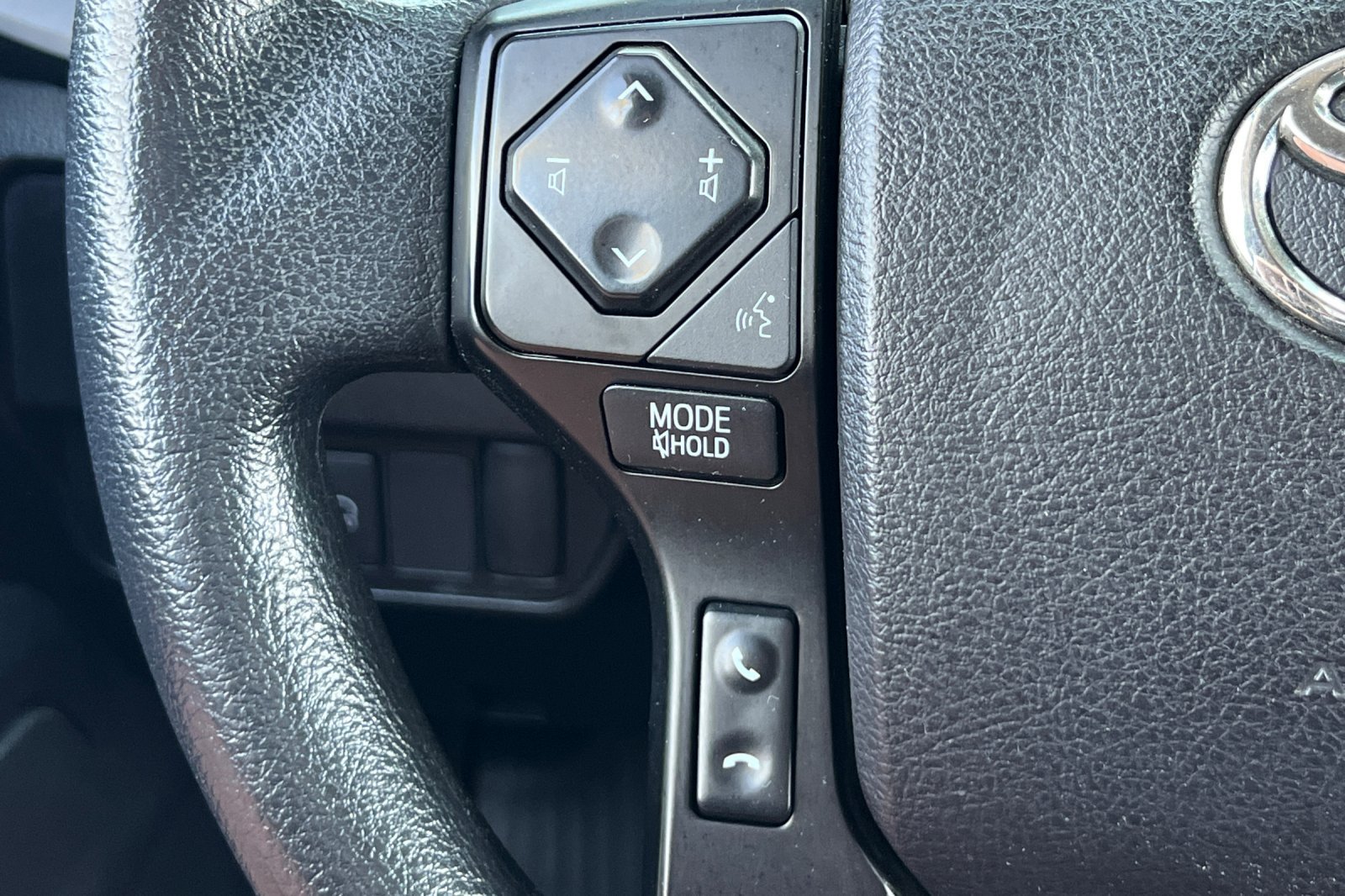 Used 2022 Toyota Tacoma SR RWD image 28