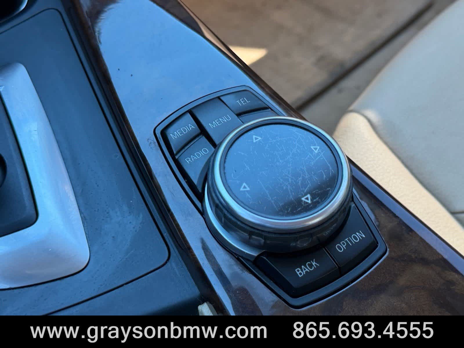 Used 2014 BMW 320i xDrive Sedan AWD/4WD image 25