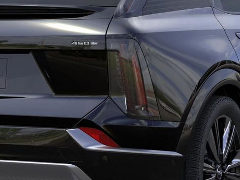 New 2026 Cadillac Optiq Luxury 2 RWD image 35