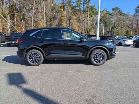 New 2026 Ford Escape SE w/ PHEV Premium Package image 3