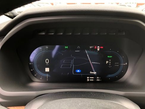 New 2025 Volvo XC90 T8 Plus w/ Protection Package Premier image 20