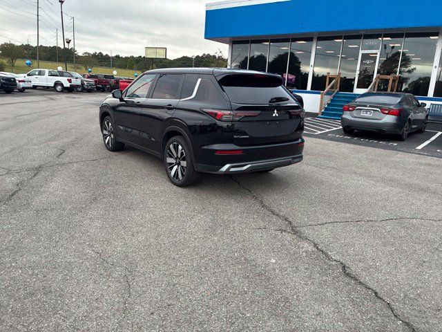 Used 2025 Mitsubishi Outlander SE FWD image 21