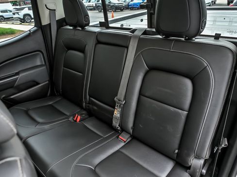 Used 2022 Chevrolet Colorado Z71 AWD/4WD image 17