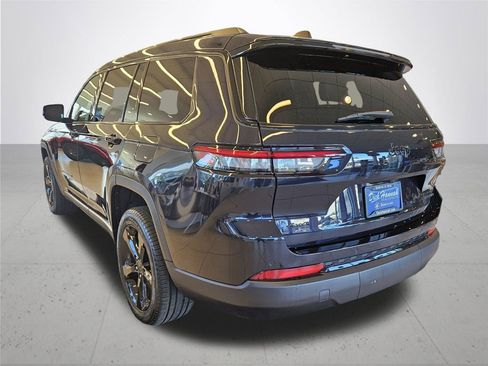 Used 2024 Jeep Grand Cherokee L Limited w/ Black Appearance Package image 10