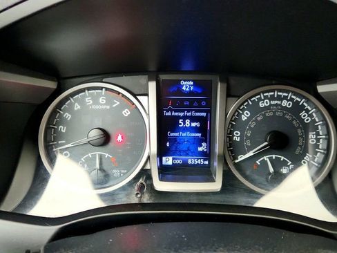 Used 2018 Toyota Tacoma SR5 RWD image 14