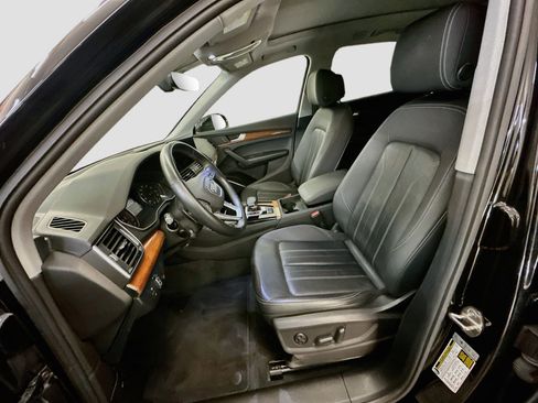 Used 2023 Audi Q5 2.0T Premium w/ Convenience Package AWD/4WD image 13