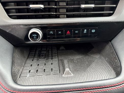 Used 2025 Ford Explorer ST-Line w/ Premium Package image 24