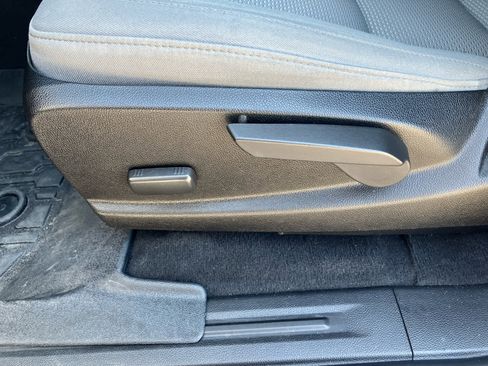 Used 2019 Chevrolet Colorado W/T image 11