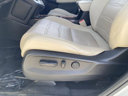 Used 2020 Honda CR-V Touring image 22