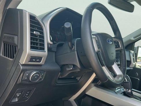 Used 2019 Ford F150 Lariat RWD image 12