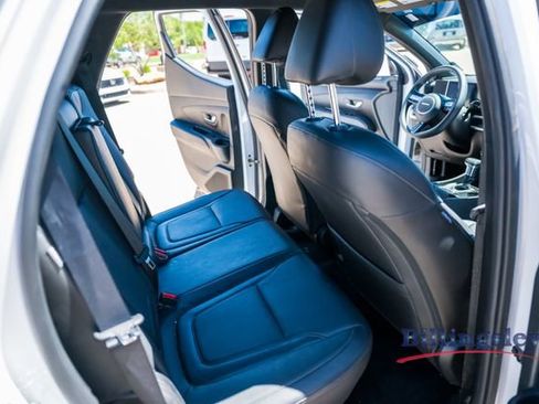 Used 2025 Hyundai Santa Cruz SEL FWD image 14