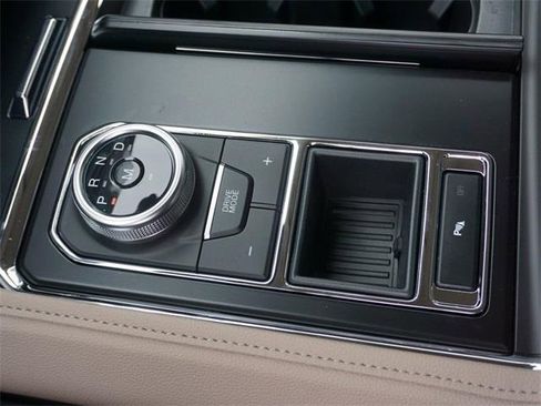 New 2024 Ford Expedition XLT image 23