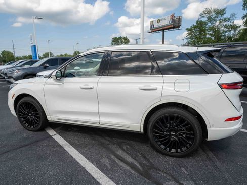 Used 2022 Lincoln Corsair Reserve w/ Equipment Group 201A AWD/4WD image 4