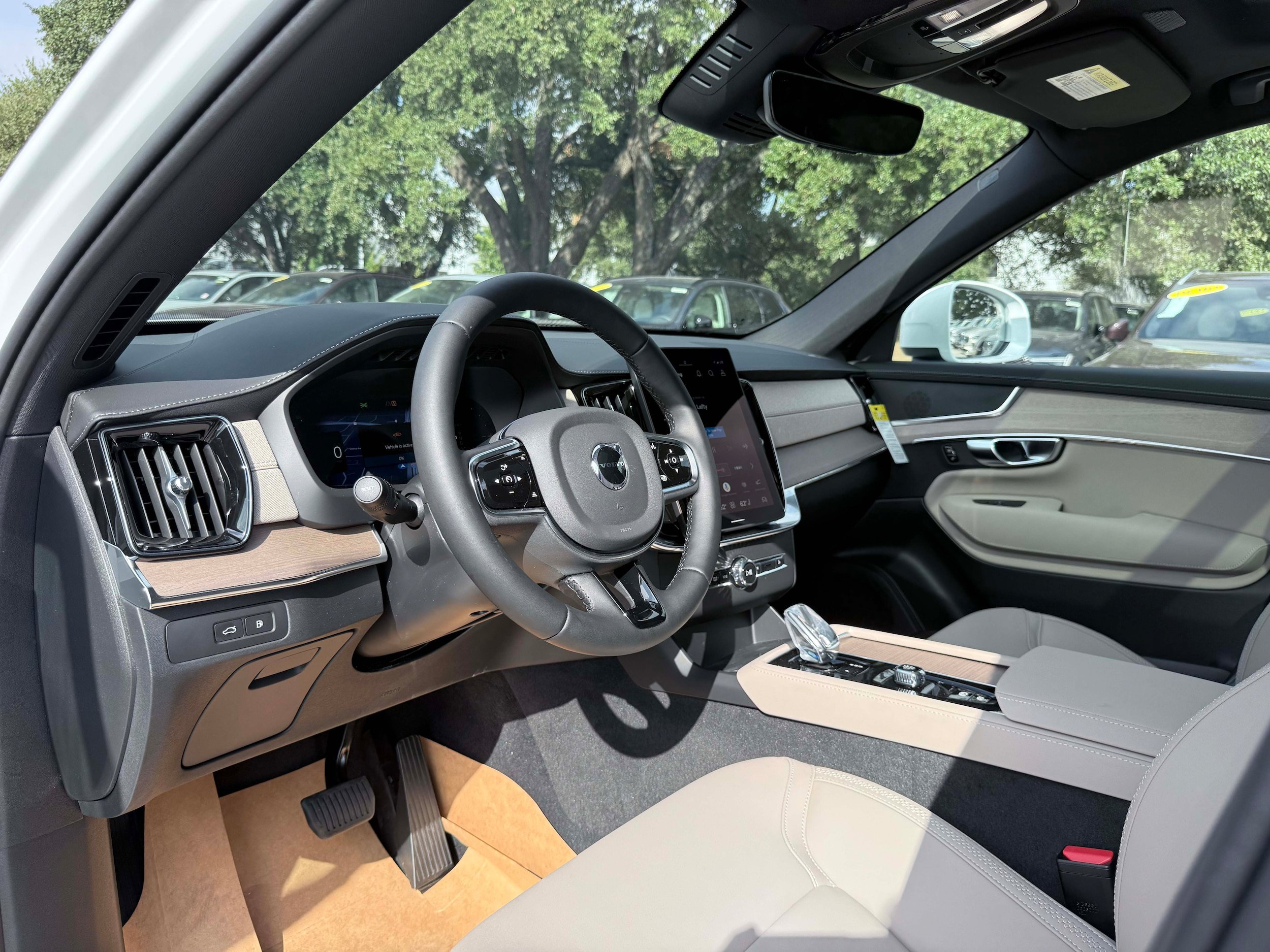 New 2026 Volvo XC90 T8 Plus AWD/4WD image 12