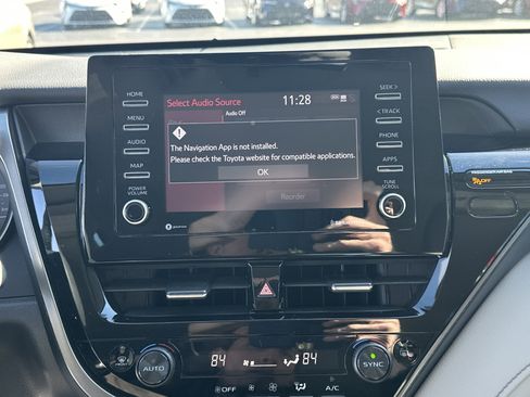 Certified 2022 Toyota Camry SE image 24