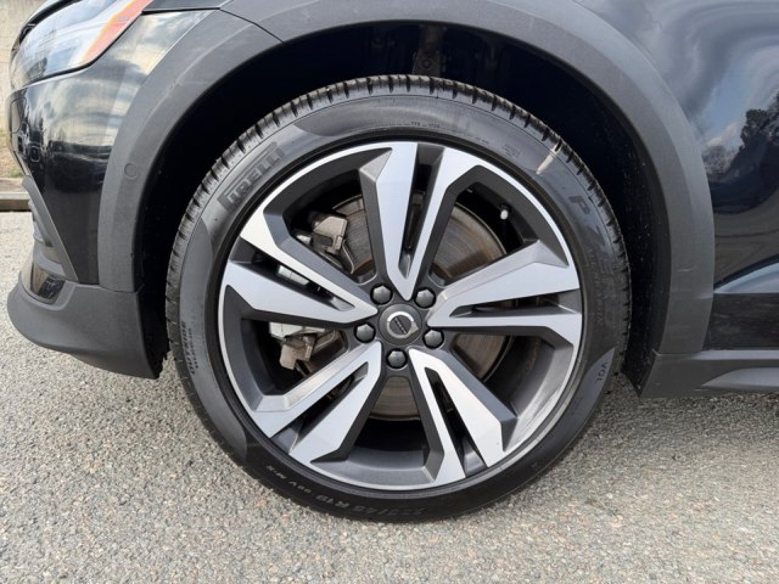 Used 2025 Volvo V60 B5 Cross Country Plus AWD/4WD image 9