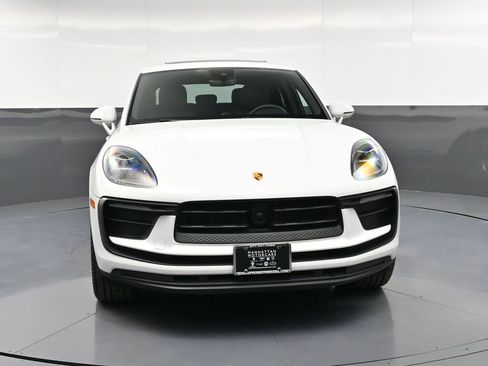 Certified 2023 Porsche Macan Turbo AWD/4WD image 11