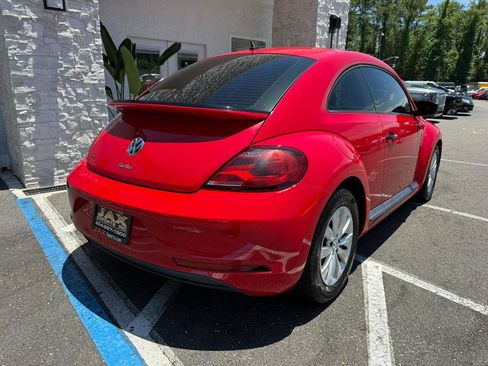 Used 2018 Volkswagen Beetle 2.0T S FWD image 17