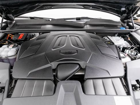 Used 2024 Porsche Cayenne S image 9