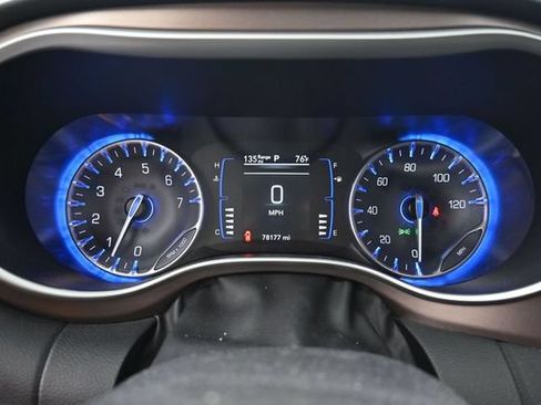Used 2023 Chrysler Voyager LX FWD image 17