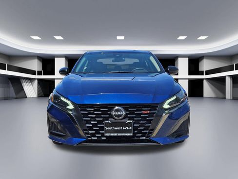 Used 2023 Nissan Altima 2.5 SR FWD image 7