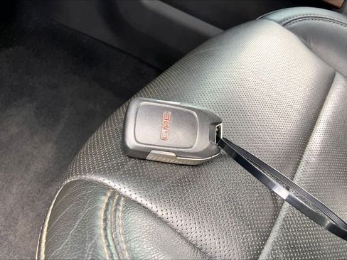 Used 2020 GMC Sierra 1500 SLT image 15