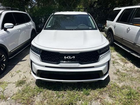 Used 2023 Kia Sorento S FWD image 2
