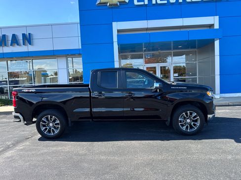 Used 2023 Chevrolet Silverado 1500 LT image 3