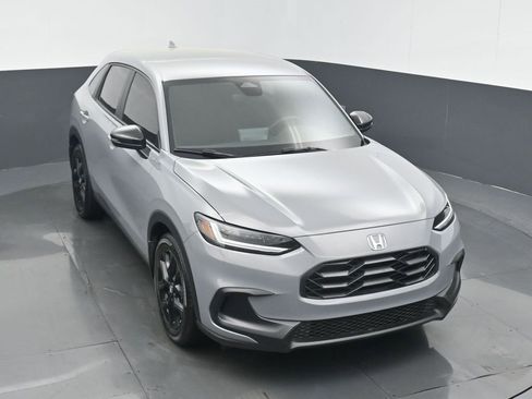 Certified 2025 Honda HR-V Sport image 3