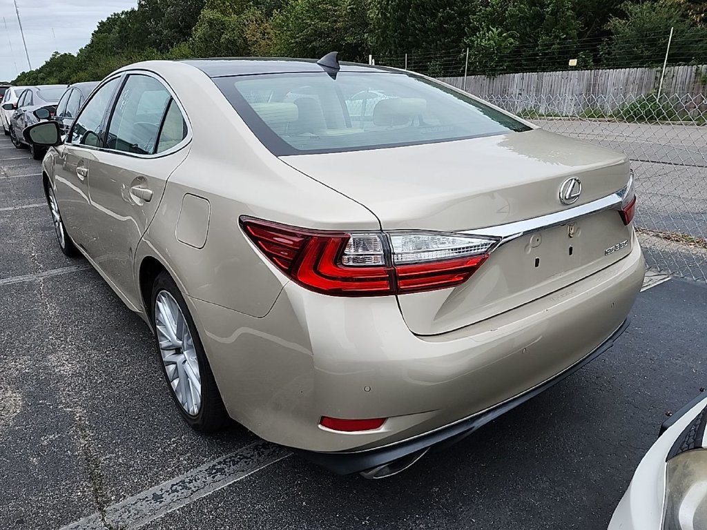 Used 2016 Lexus ES 350 w/ Luxury Package w/Wood Trim FWD image 4