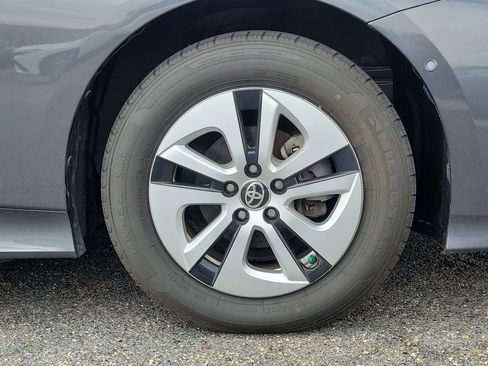 Used 2018 Toyota Prius Two w/ Prius Two Safety Plus Package image 5