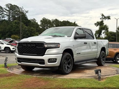 New 2026 RAM 1500 Express AWD/4WD image 3