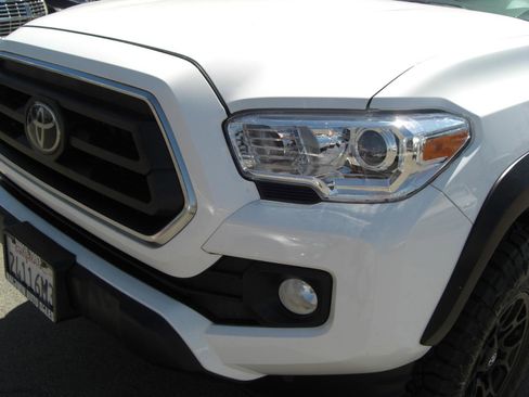 Used 2022 Toyota Tacoma SR5 image 7