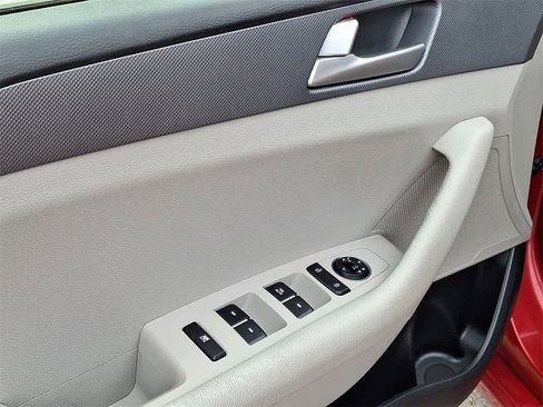 Used 2017 Hyundai Sonata SE image 22