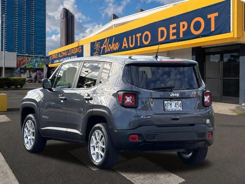 Used 2023 Jeep Renegade Latitude AWD/4WD image 3