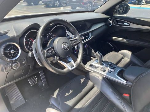 Used 2022 Alfa Romeo Stelvio Veloce AWD/4WD image 14