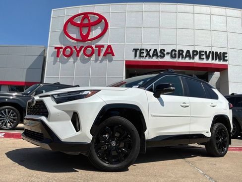 Used 2025 Toyota RAV4 XSE w/ Advanced Technology Package AWD/4WD image 2