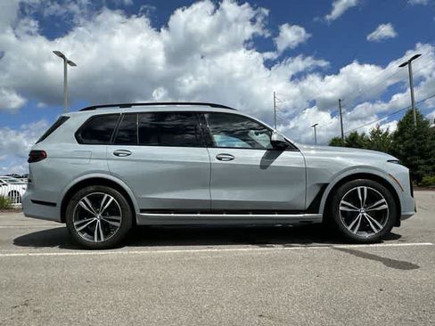 Used 2024 BMW X7 xDrive40i w/ M Sport Package AWD/4WD image 3